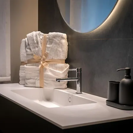 Moon 2br Modern Comfort Near Venice アパート *