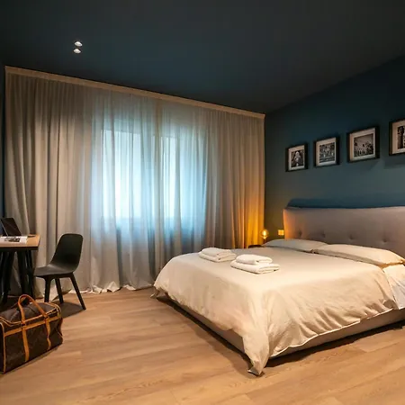 Moon 2br Modern Comfort Near Venice メストレ